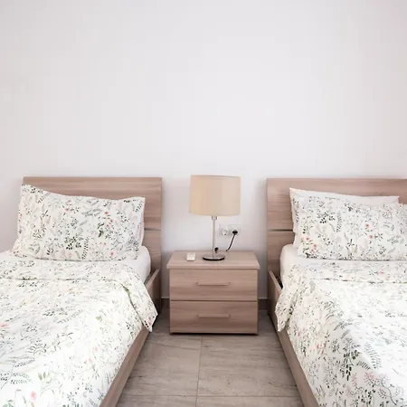 Brand New 2 Bed 2 Bath In By The Sea Apartament