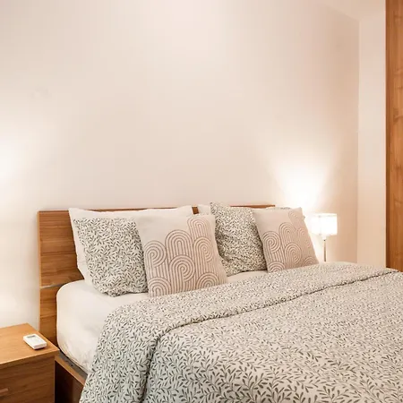 Apartament Brand New 2 Bed 2 Bath In By The Sea *