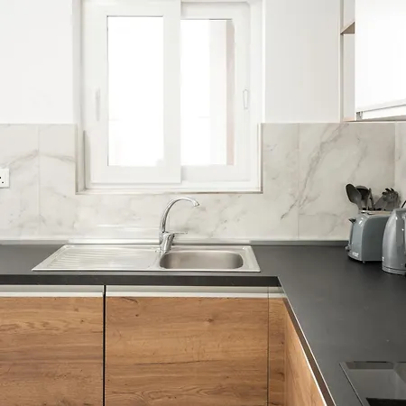 Apartament Brand New 2 Bed 2 Bath In By The Sea