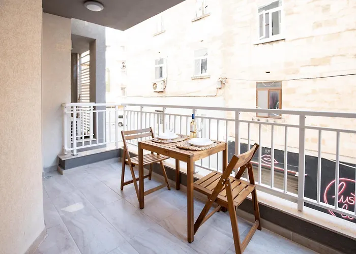 Апартаменты Brand New 2 Bed 2 Bath In By The Sea