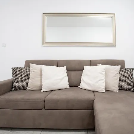 Brand New 2 Bed 2 Bath In By The Sea شقة سليمة