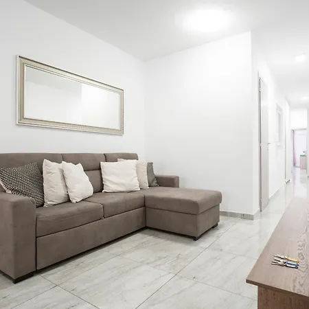 דירה Brand New 2 Bed 2 Bath In By The Sea *