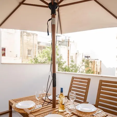 Brand New 2 Bed 2 Bath In By The Sea アパート