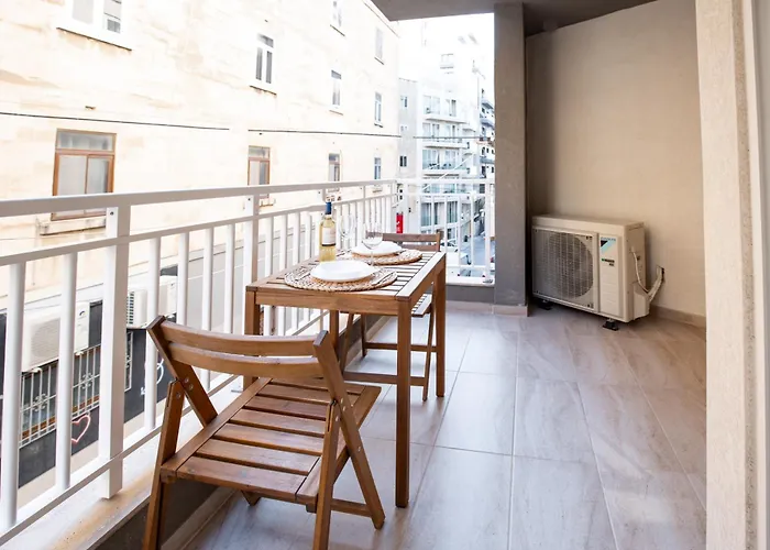 Brand New 2 Bed 2 Bath In By The Sea