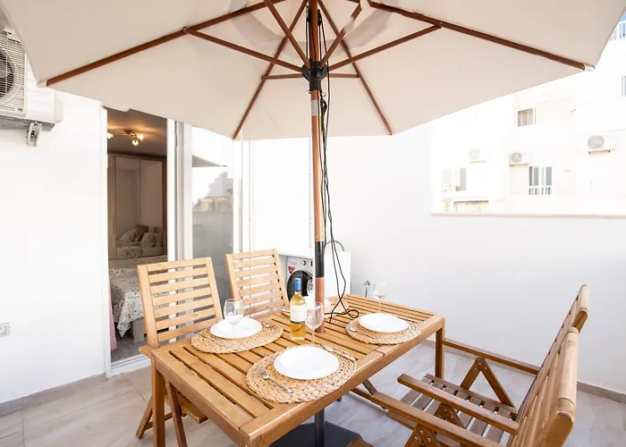 Brand New 2 Bed 2 Bath In By The Sea Lejlighed