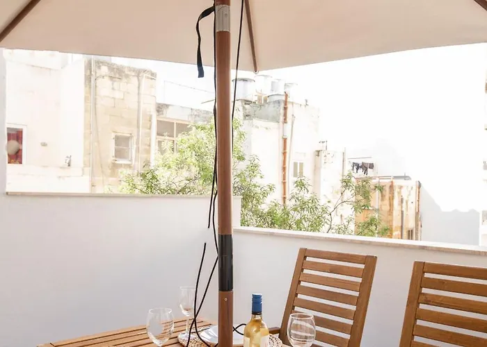 Brand New 2 Bed 2 Bath In By The Sea アパート